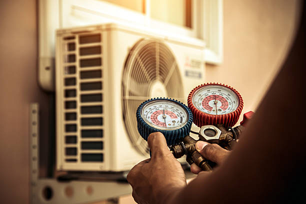 Professional Hvac technician working in Gaston, IN